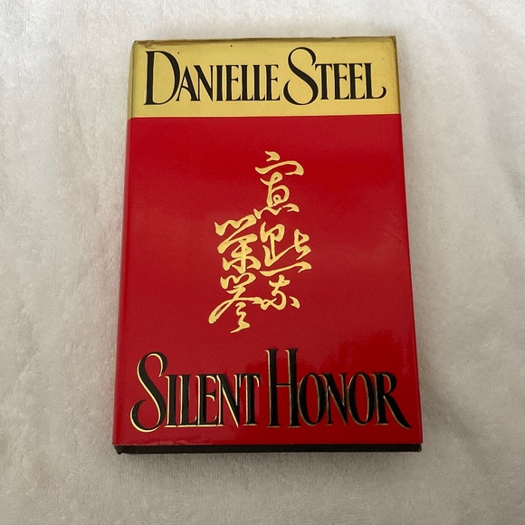 Other - ANoval by Danielle Steel Silent Honor
